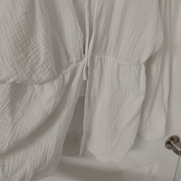 White Women's Top - Picture 3 of 4